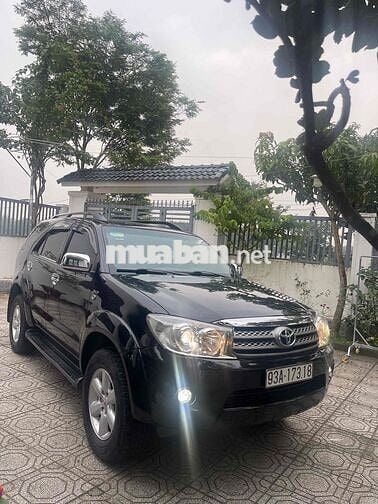 Toyota Fortuner 2010 2.5 G Máy dầu số sàn
