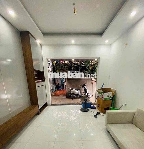 Chính chủ cho thuê nhà nguyên căn 4 tầng full nội thất mới