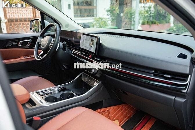 Kia Carnival model 2025 Signature 12000 km Trắng