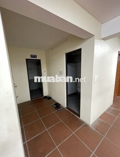 Cho thuê văn phòng, trung tâm đào đạo lao động, ngân hàng