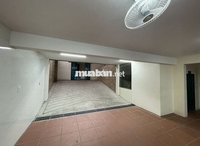 Cho thuê văn phòng, trung tâm đào đạo lao động, ngân hàng