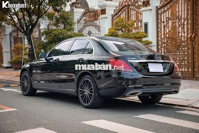 Mercedes C200 Exclusive 2020 Đen 30000 km