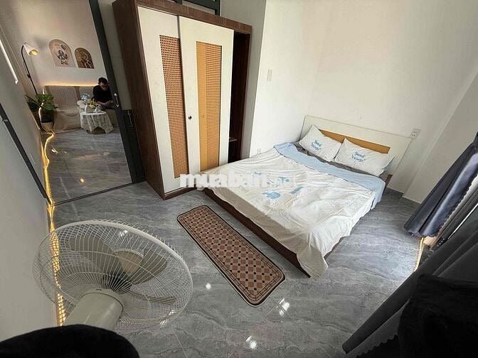 Căn hộ 1PN tách bếp cửa sổ- ban công