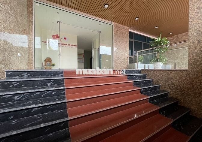 Cho thuê văn phòng, trung tâm đào đạo lao động, ngân hàng