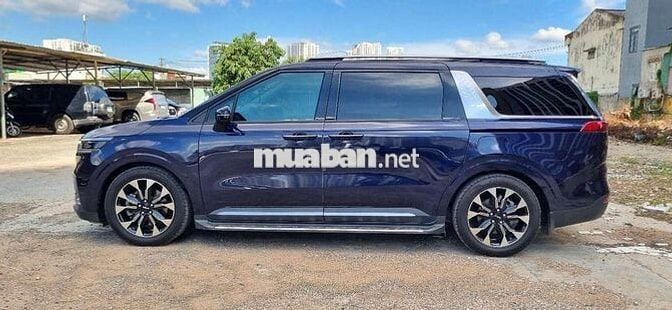 KIA Carnival Signature Xanh 7 chỗ