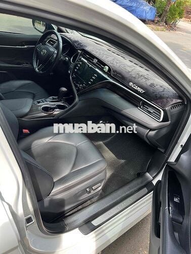 Toyota Camry 2021 - 98000 km