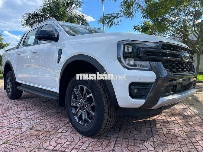 Wildtrak 2025 - Trắng - Tặng: BH, phim, sàn cam