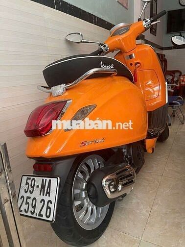 Piaggio Vespa Sprint 125cc màu Cam