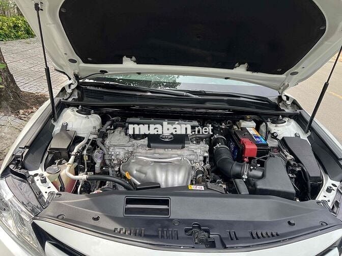 Toyota Camry 2021 - 98000 km