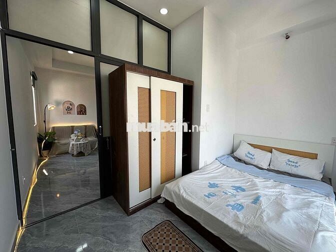 Căn hộ 1PN tách bếp cửa sổ- ban công