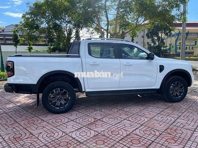 Wildtrak 2025 - Trắng - Tặng: BH, phim, sàn cam