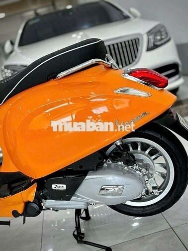 Piaggio Vespa Sprint 125cc màu Cam