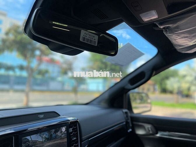 Wildtrak 2025 - Trắng - Tặng: BH, phim, sàn cam