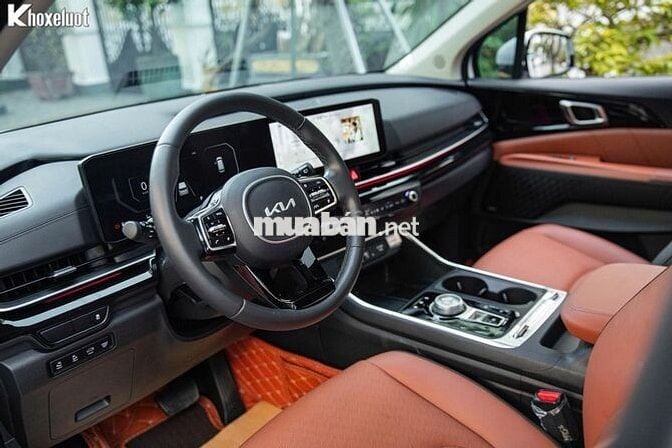 Kia Carnival model 2025 Signature 12000 km Trắng