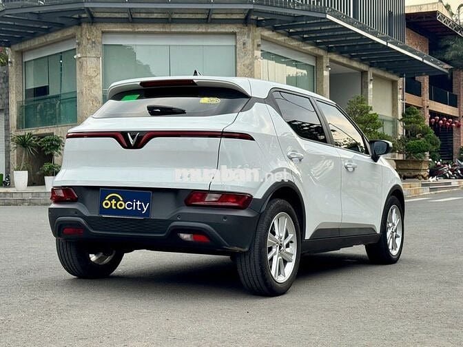 VinFast VF5 Plus 2024 - Màu trắng - 3v4km -Mua pin