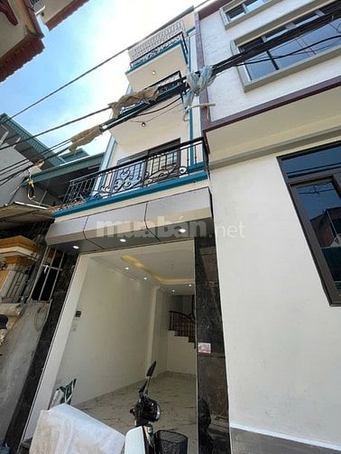 Bán nhà riêng tại Xã Vĩnh Quỳnh, 5,6 tỷ, 40m2, 5PN, 4WC, 4 tầng, mặt t