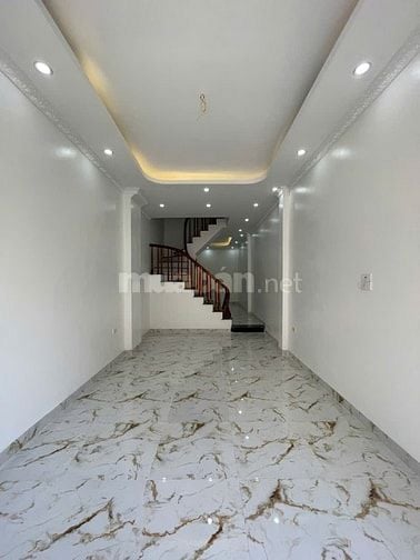 Bán nhà riêng tại Xã Vĩnh Quỳnh, 5,6 tỷ, 40m2, 5PN, 4WC, 4 tầng, mặt t