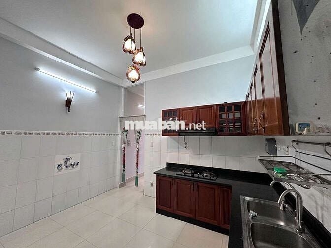 Cho thuê nhà 3 lầu mới hẻm thông xe hơi 1/ đường số 2 p16 GV giá 14tr