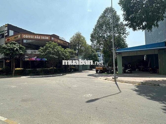 Bán Góc 2 Mặt Tiền Đối Diện Chung Cư Bình Hoà Thuận An