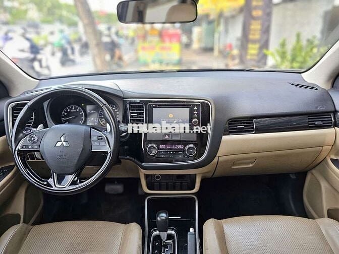MITSUBISHI OUTLANDER 2.0 PREMIUM SX 2018 ODO 7 VẠN