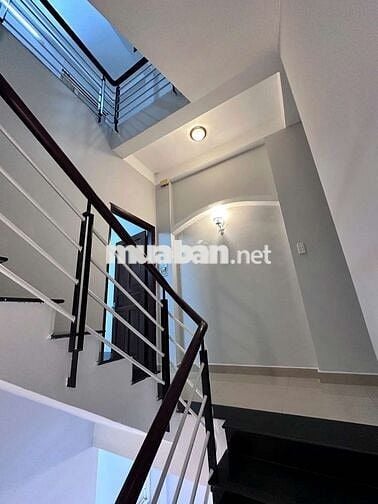 Cho thuê nhà 3 lầu mới hẻm thông xe hơi 1/ đường số 2 p16 GV giá 14tr