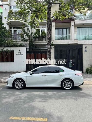 Toyota Camry 2021 - 98000 km