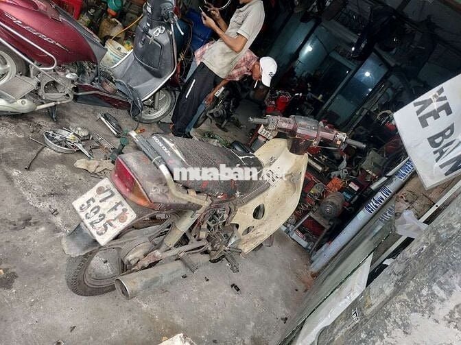 Cần bán chiếc dream Thái có giấy màu tím