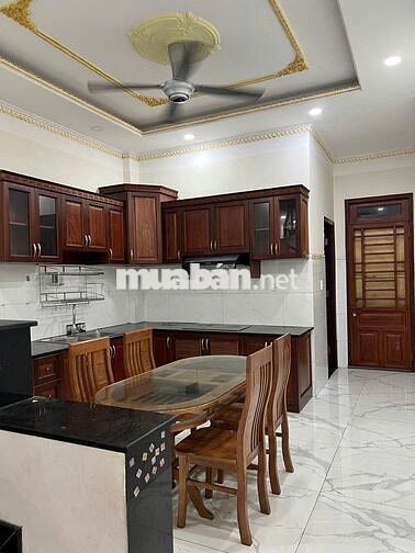 Cho Thuê Nhà Mặt Tiền Kinh Doanh Đông Hoà Dĩ An 3 Lầu 4 Phòng Ngủ