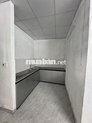 🏢 Cho thuê nhà mặt tiền thương mại, phù hợp làm: Showroom / Kho / Ở