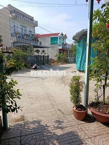 Nhà hai mặt tiền dt75m. 2 phòng ngủ. KDC Long Bình Long kiến An Giang