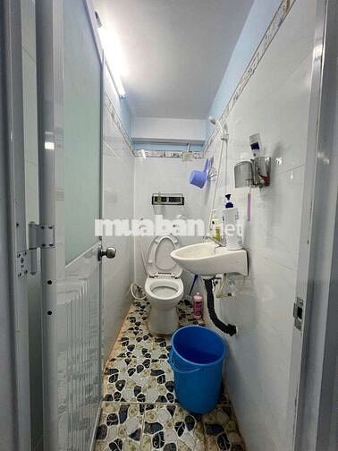 Nhà cho thuê Chiến Lược gần chợ BT(3PN 3WC) hẻm 5m nhà trống vô ở ngay