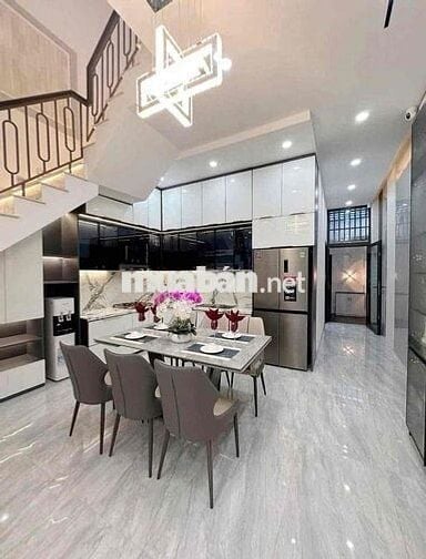 Cần bán nhà ngộp ngua thị trấn Đức Hoà