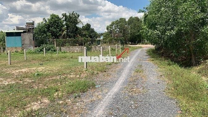 Chính chủ bán đất thổ cư 100% dt  5x40 ngã 5 Bến Cầu