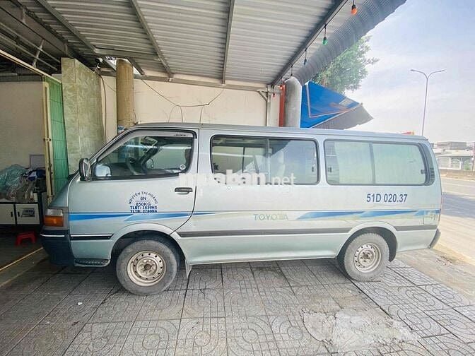 Hiace van 6c850kg bán tận dụng