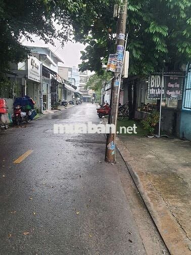 Cho thuê nhà mặt tiền nhựa _ Bà Điểm HM