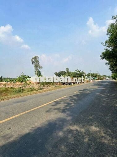 Cần bán Lô Đất Mặt Tiền Đường 818