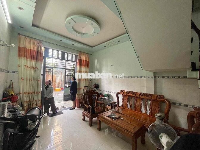 Bán nhà 2 tầng, 48m2, 4 x 12, hxh thông ngay đường Mã Lò. Giá 4.8 tỷ.