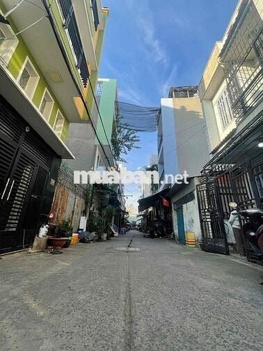 Bán nhà 2 tầng, 48m2, 4 x 12, hxh thông ngay đường Mã Lò. Giá 4.8 tỷ.