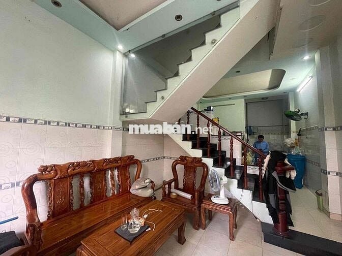 Bán nhà 2 tầng, 48m2, 4 x 12, hxh thông ngay đường Mã Lò. Giá 4.8 tỷ.