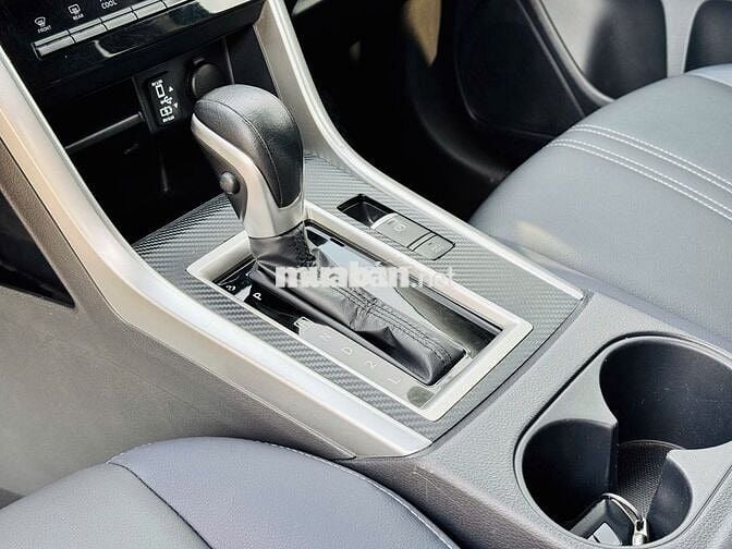 Mitsubishi Xpander Cross 2023, màu khỏe, xe chất