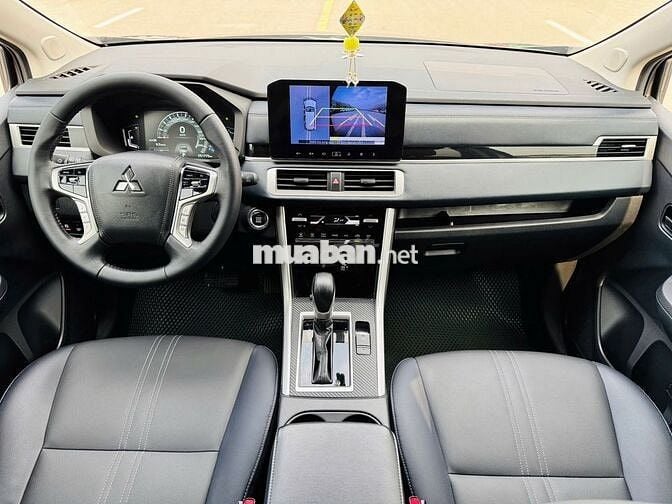 Mitsubishi Xpander Cross 2023, màu khỏe, xe chất