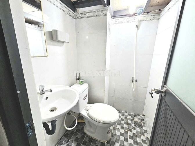 CHO THUÊ DUPLEX Ở NGAY CẦU SẮT NGUYỄN THÁI SƠN ,GV