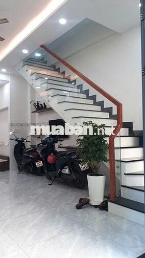 CHO THUÊ NGUYÊN LẦU 1 ( 2 PHÒNG NGỦ ) , GẦN ĐH CÔNG NGHIỆP ( 300M )