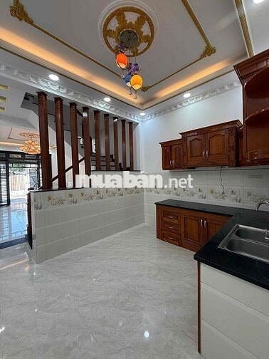 nhà 4x15m 4 tầng, hẻm xe hơi gần chợ Bến Thành , gần trường Kim Đồng