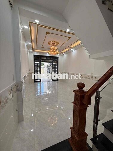 nhà 4x15m 4 tầng, hẻm xe hơi gần chợ Bến Thành , gần trường Kim Đồng