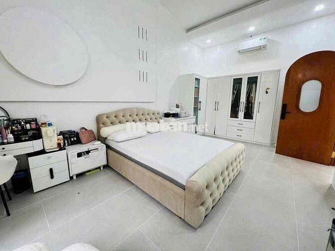 Giảm chốt Biệt Phủ Hồ Bơi Trung Tâm Thủ Dầu Một|14x76|Full gỗ cao cấp