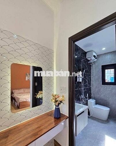 Chính chủ bán gấp nhà Bình Tân 4x10m 1 trệt 2 lầu giá 1.9 tỉ, SHR