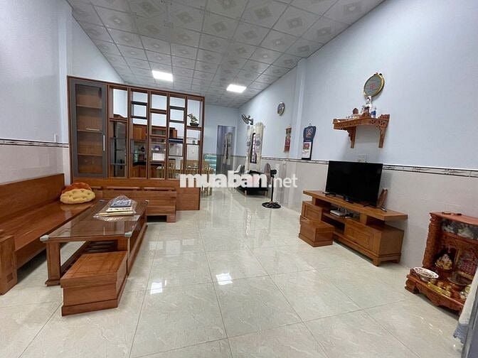 Cho thuê nhà khu dân cư, diện tích 75m2, 2 phòng ngủ, nội thất đày đủ