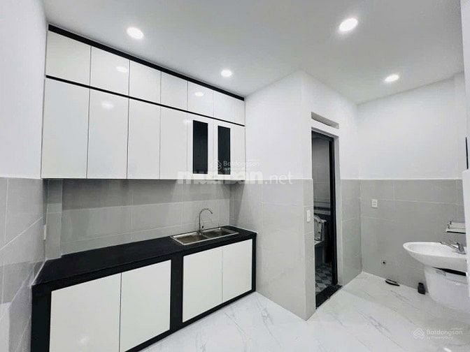 SOS! BÁN NHÀ ĐOÀN VĂN BƠ, PHƯỜNG 16, QUẬN 4, GIÁ TỐT CHỈ 3 tỷ550 TL SR