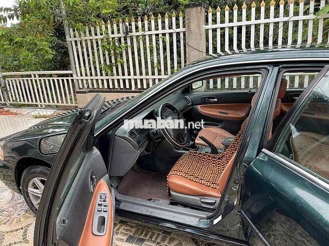 Honda Accord 1995 2.0 MT - 200000 km